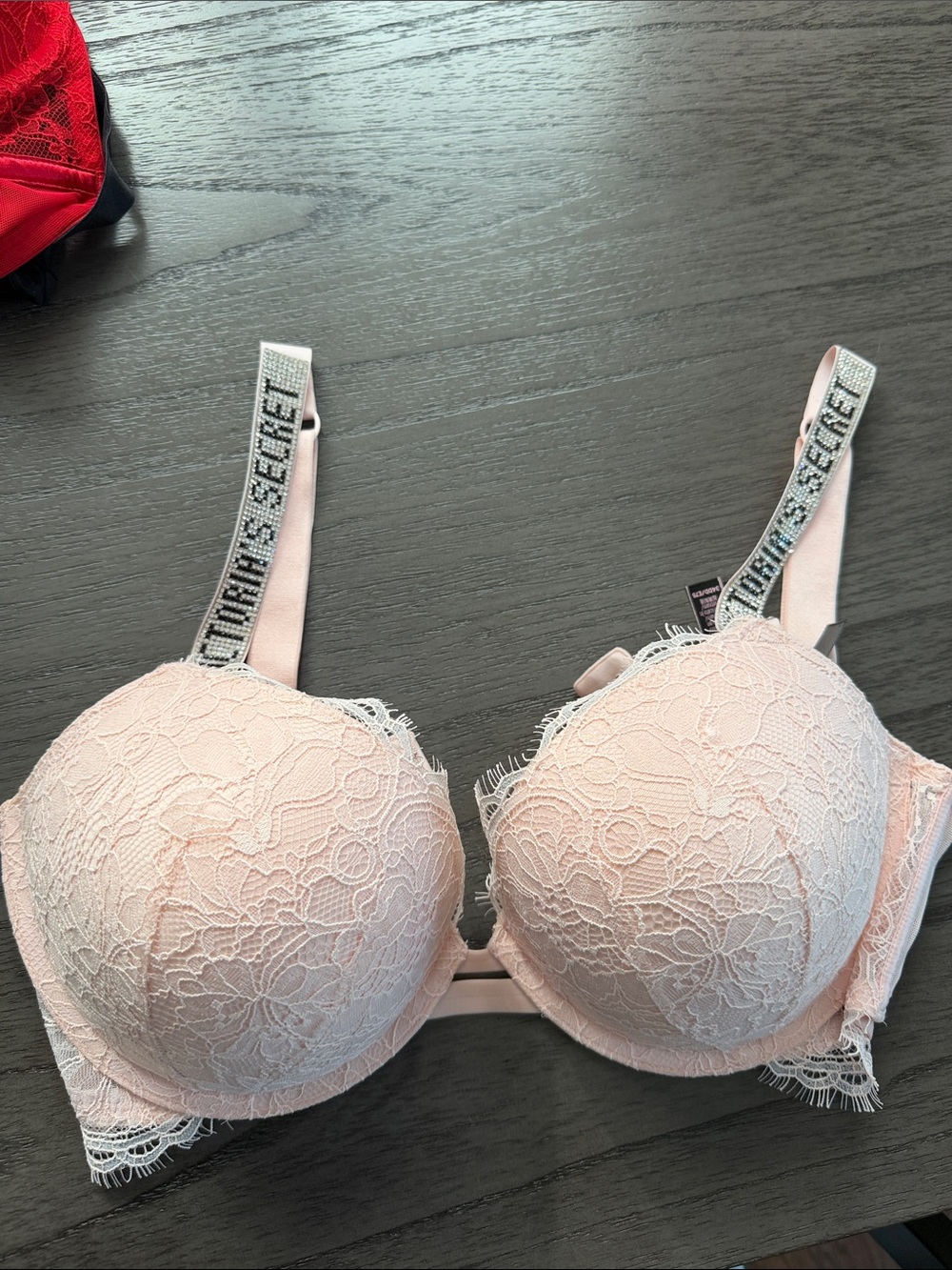Victoria's Secret Light Pink Lace very sexy push up bra rhinestone straps